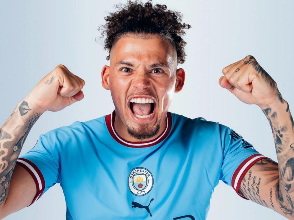 Manchester City have signed Leeds midfielder Kalvin Phillips in initial £42m deal (Manchester City)