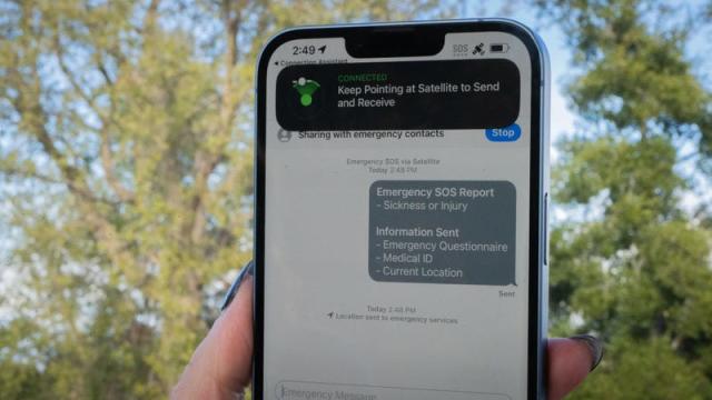 How the Apple iPhone 14 connects to satellites during emergencies