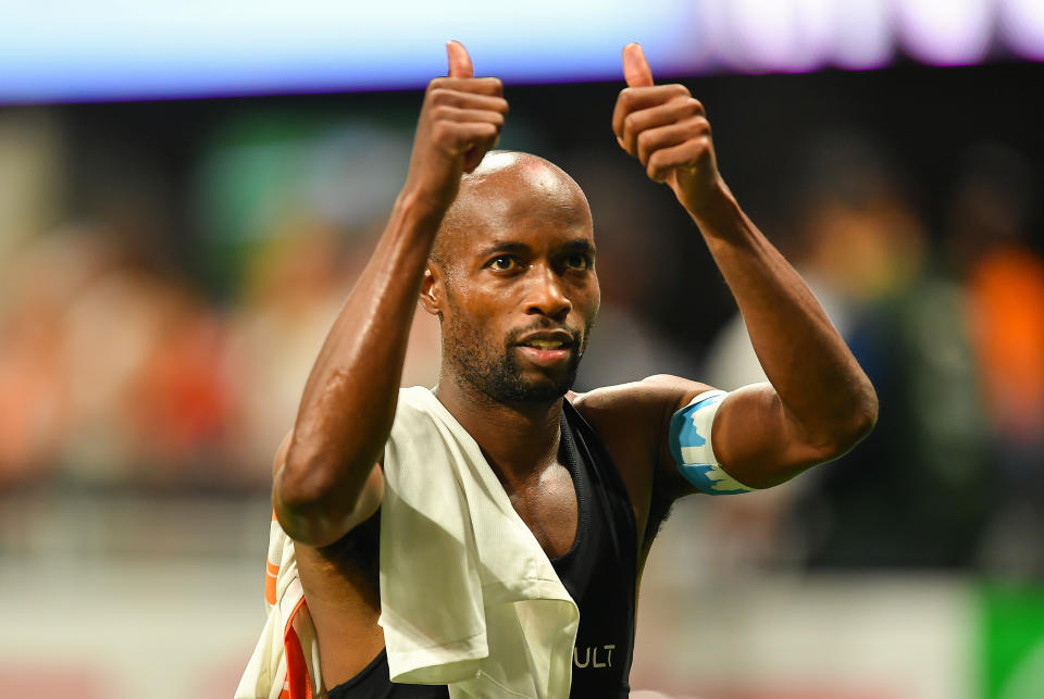 ATLANTA, GA  JULY 17:  Houston's DaMarcus Beasley thanks the Atlanta fans following the conclusion of the MLS match between Houston Dynamo and Atlanta United FC on July 17th, 2019 at Mercedes-Benz Stadium in Atlanta, GA.  (Photo by Rich von Biberstein/Icon Sportswire via Getty Images)