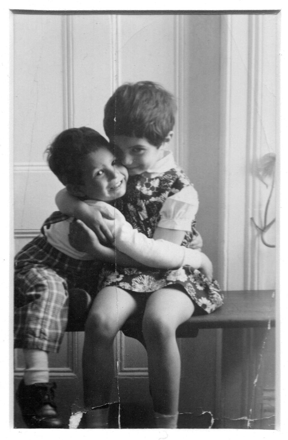Adrianne and Adam Lobel siblings in childhood.