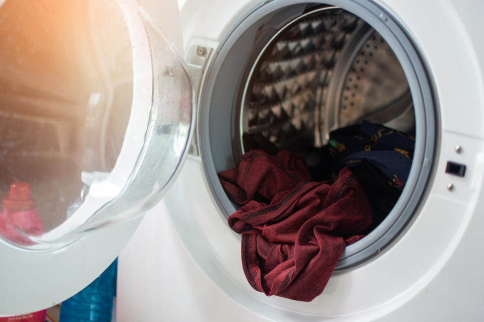 People are loving a simple DIY hack to get your clothes smelling extra fresh. (Getty Images)