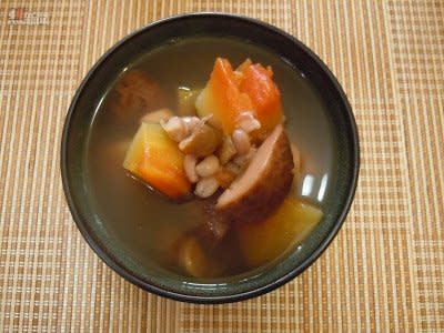 自家製 木瓜花生眉豆粟子湯