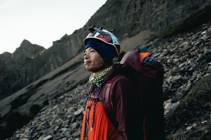 ▲台灣登山家呂忠翰無氧勇闖8千米禁區，率領節目《群山之島》劇組登上玉山東峰。（圖／公視提供）