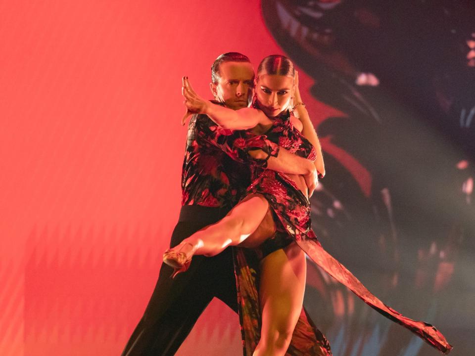 Jason Mraz and Daniella Karagach dancing rumba.