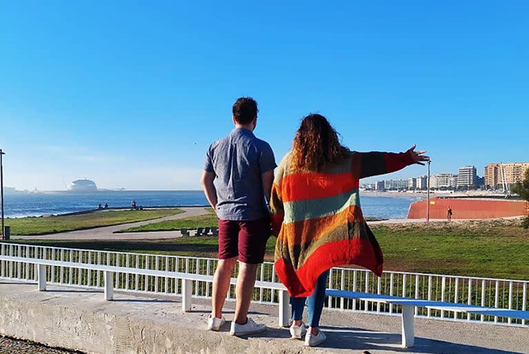 Alan y su novia en Portugal