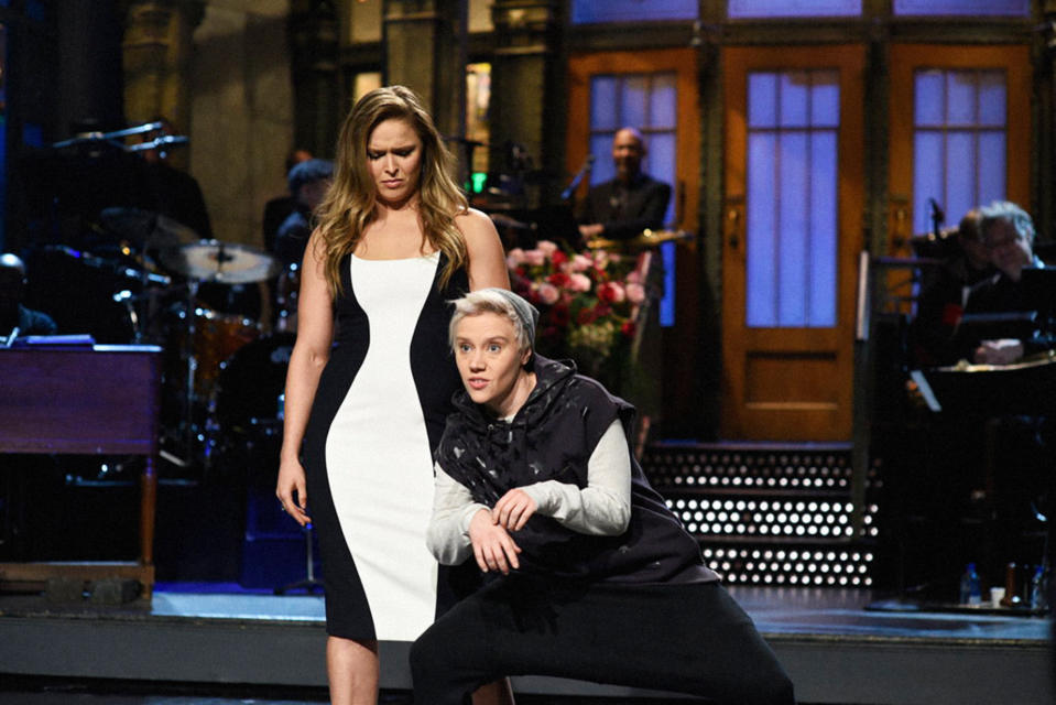 Ronda Rousey delivering an "SNL" monologue with Kate McKinnon as Justin Bieber