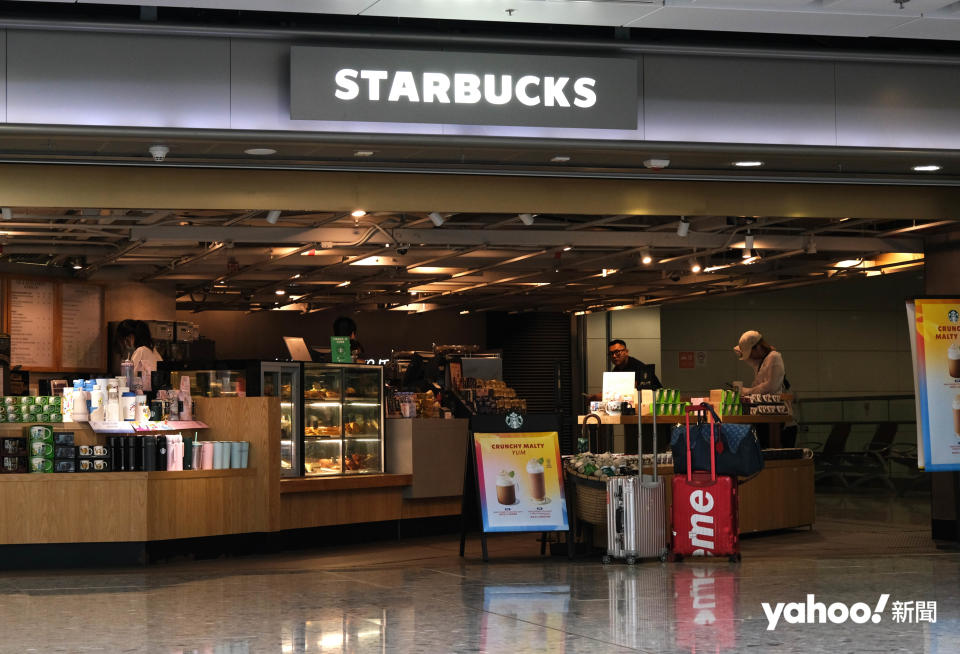 高鐵西九龍站的Starbucks定價較其他分店，包括機場分店，都貴1元。