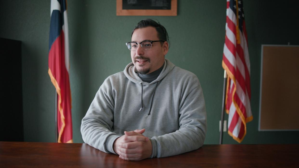 José Asunción, comisionado del condado de Frío, Texas, durante una entrevista. (Emily Rhyne/The New York Times)