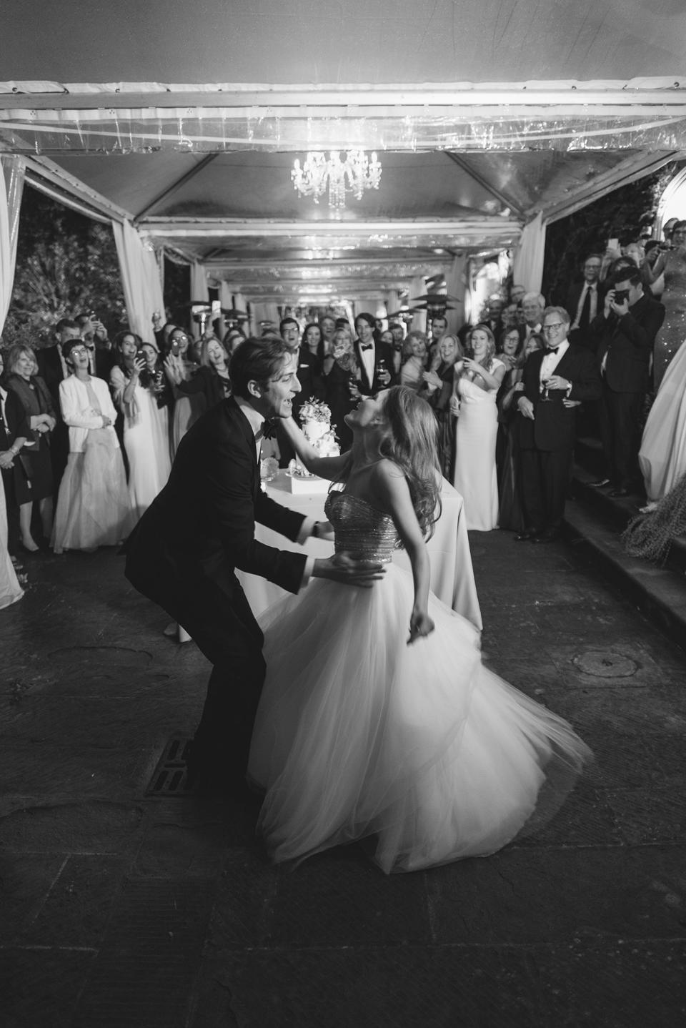 That’s Amore: This Couple Had a Romantic, Rainy Wedding at a Tiny Chapel in Tuscany