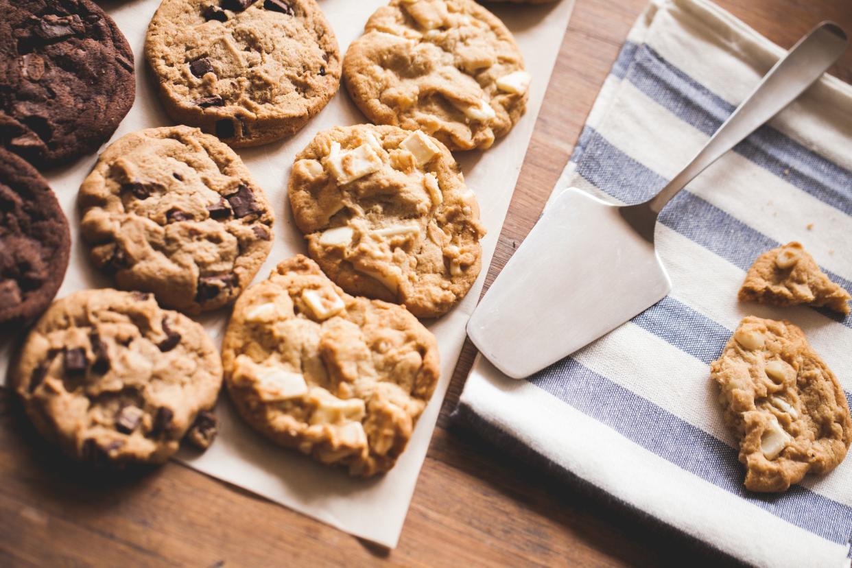 Baking cookies