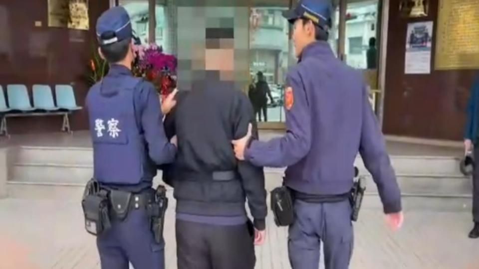 警方訊後將依賭博罪嫌移請橋頭地檢署偵辦。（圖／TVBS）