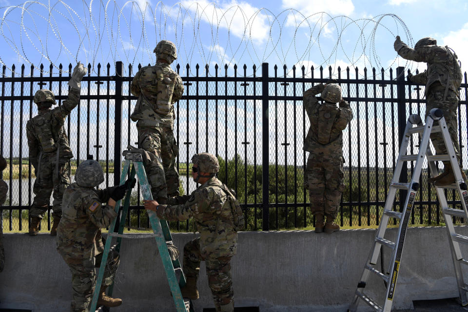 U.S. troops deployed along the U.S.-Mexico border