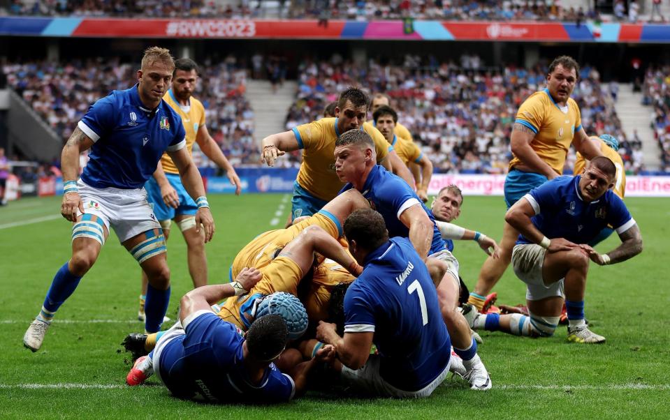 Manuel Ardao is driven over the line before a penalty try is awarded