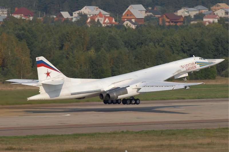 Tu-160。（Sergey Krivchikov＠Wikipedia／GFDL 1.2）
