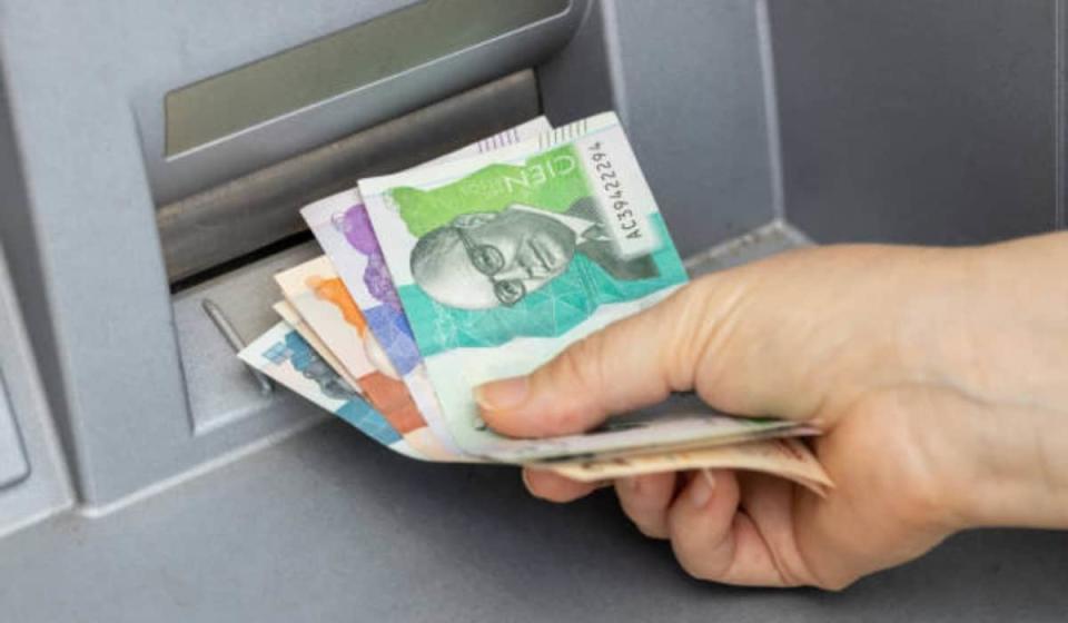 Colombianos fueron por su dinero de Tránsito a Renta Ciudadana. Foto: tomada de istockphoto.com - Andrzej Rostek