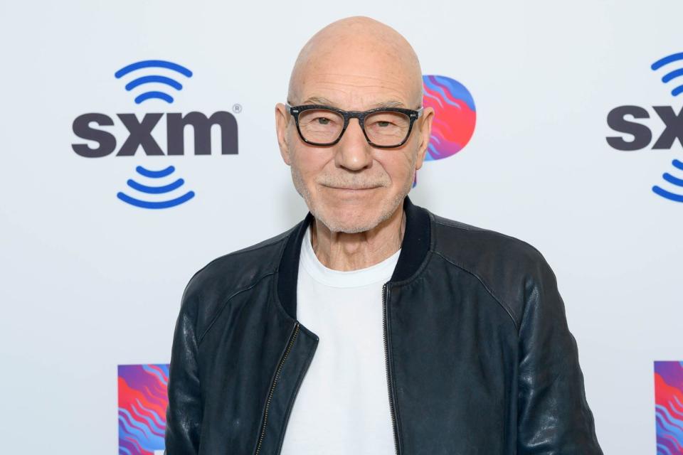 Für "Star Trek: Picard" kehrte Sir Patrick Stewart 2020 in seine bekannteste Rolle zurück. Zuvor kümmerte er sich in den "X-Men"-Filmen als Professor Charles Xavier um junge Menschen mit besonderer Begabung und übernahm ab 2008 eine Professur für Darstellende Künste an der britischen University of Huddersfield. Stewart lebt in New York. (Bild: Emma McIntyre/Getty Images)