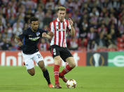 <p>À la recherche d’un renfort défensif cet hiver, Manchester City serait sur la piste d’Aymeric Laporte. Les Citizens pourraient rapidement passer à l’action pour attirer le défenseur français. Le joueur de 23 ans, sous contrat à l’Athletic Bilbao, dispose d’une clause libératoire fixée à 65 millions d’euros. City serait disposé à payer cette somme. </p>