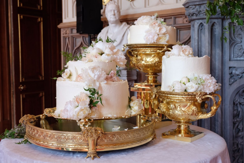 Meghan and Harry’s cake, which is to be served at the reception, has been unveiled. Photo: Twitter/KensingtonRoyal