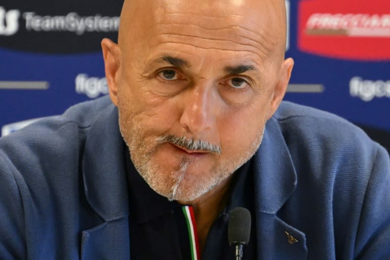La Federación Italiana de Fútbol ratificó este domingo al técnico Luciano Spalletti al frente de la selección italiana (Alberto PIZZOLI)