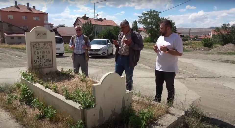 Locals often come to the grave to pray. Source: Newsflash