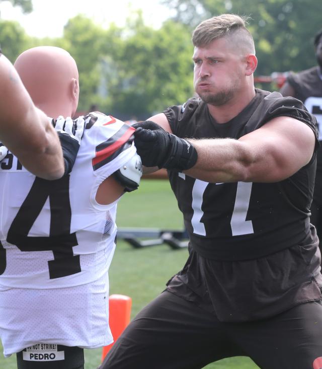 JC Tretter, Wyatt Teller, Jack Conklin Cleveland Browns 11-1 11x17  Autographed Photo - Certified Authentic