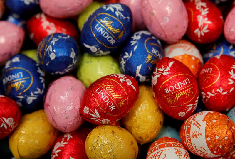 FILE PHOTO: Chocolate eggs of Swiss chocolatier Lindt & Spruengli are displayed in Kilchberg