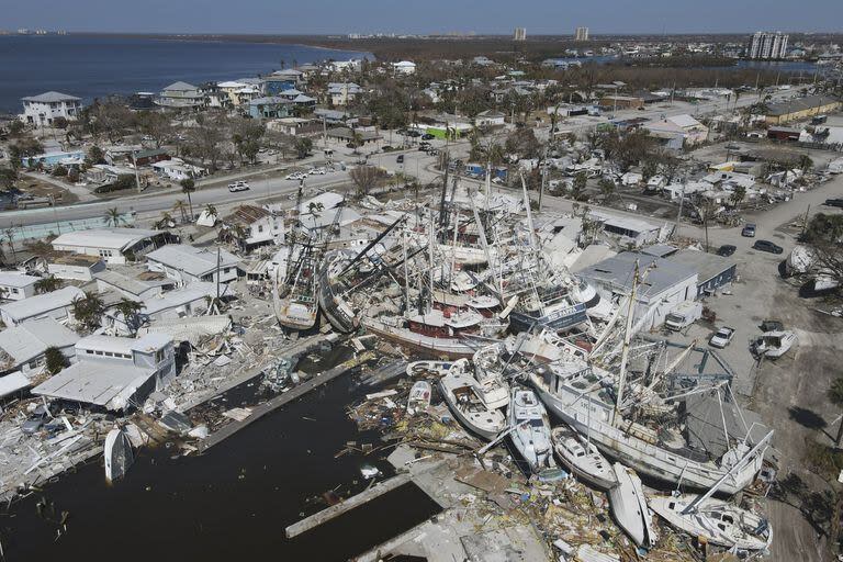 Destrozos por el huracán que azotó Florida.