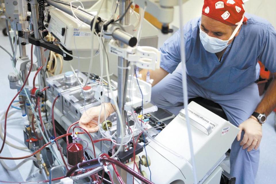 Perfusionist Mike Daily monitors the heart-lung machine during heart bypass surgery at French Hospital on June 25, 2008. David Middlecamp/dmiddlecamp@thetribunenews.com
