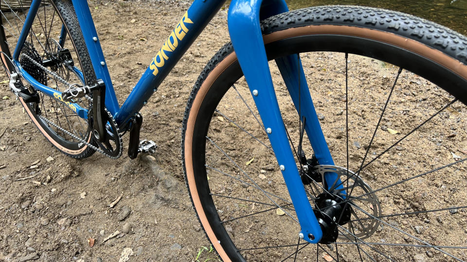 Sonder Camino fork close up