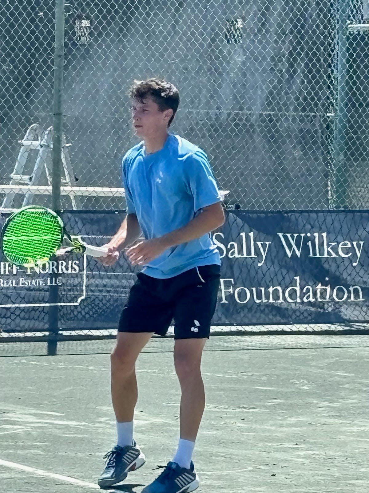 Garrett Johns defeated Alexander Razeghi 6-3, 6-4 Thursday on Stadium Court at Vero Beach Tennis & Fitness to advance to the final eight.