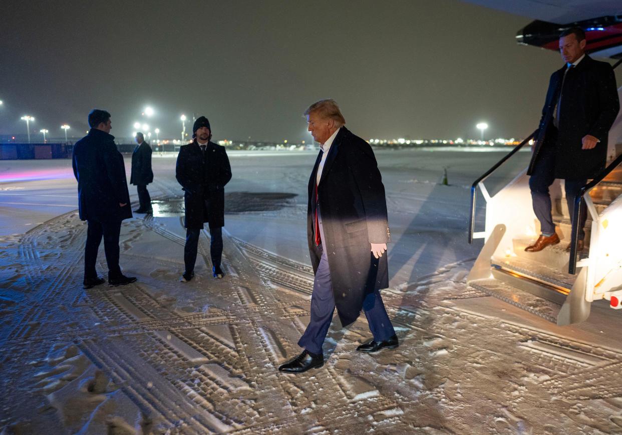 El expresidente Donald Trump llega a Nueva York el lunes 15 de enero de 2024, después de ganar los caucus de Iowa por 30 puntos porcentuales. (Doug Mills/The New York Times)
