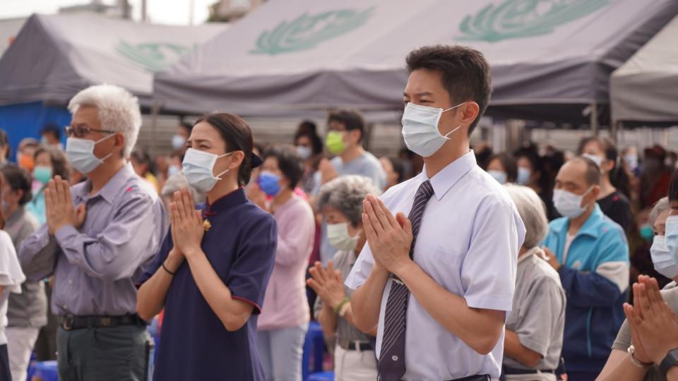 ▲今天拍戲過程順便參加浴佛大典。