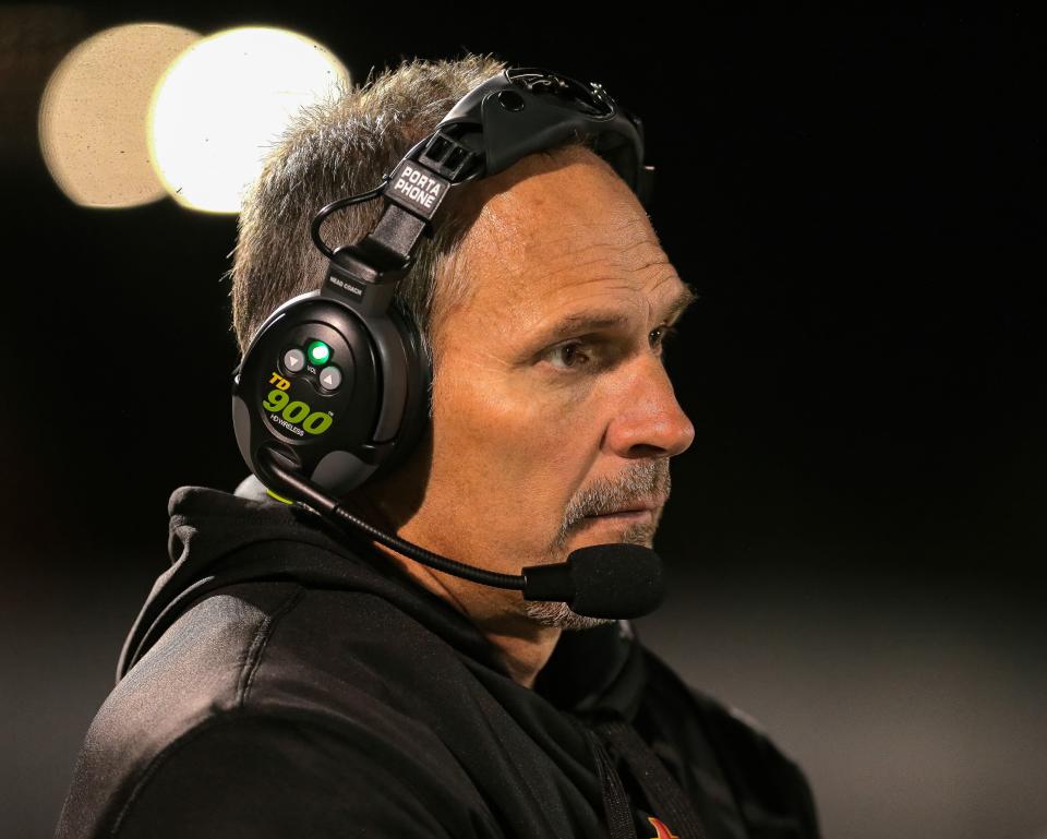 Jeff Hartings has stepped down as Worthington Christian football coach after seven seasons.