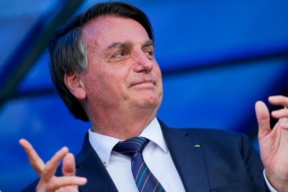 Foto de archivo: Jair Bolsonaro afirmó falsamente en octubre que las personas vacunadas en el Reino Unido habían contraído el sida más rápido (Copyright 2021 The Associated Press. All rights reserved.)