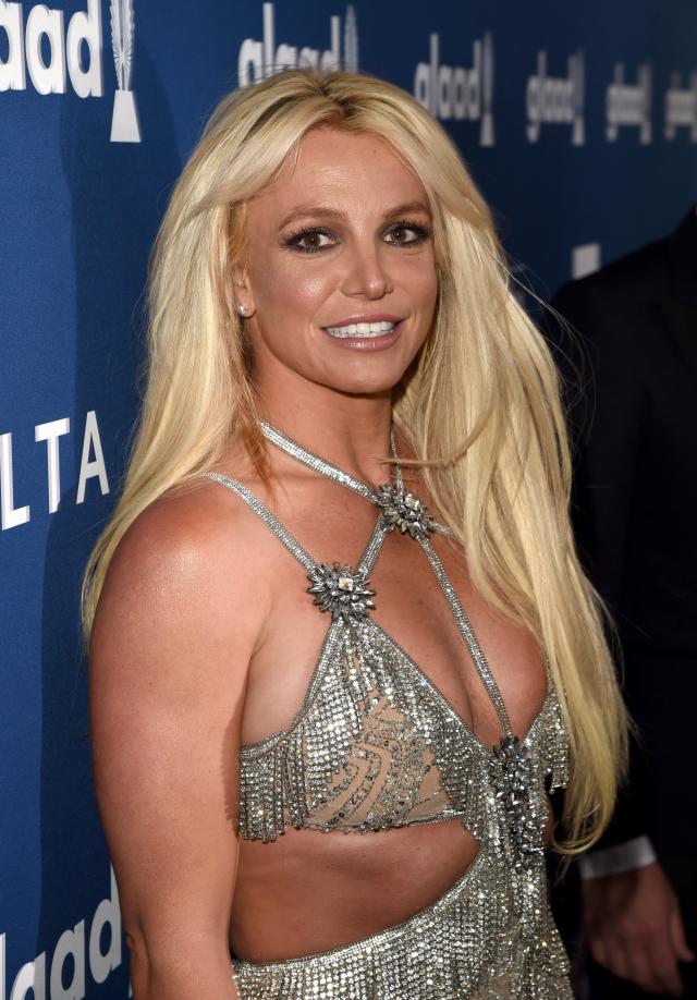 Watch Britney Spears- Tit falls out live on stage - Tit, Britney