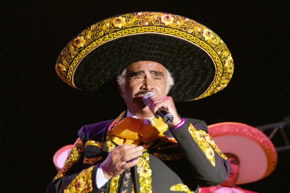 Vicente Fernández cantando / Agencia México