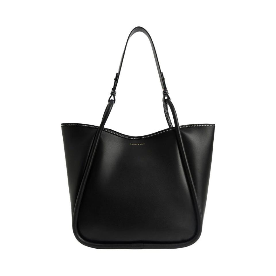 <p><a href="https://go.redirectingat.com?id=74968X1596630&url=https%3A%2F%2Fwww.charleskeith.com%2Fus%2Fbags%2FCK2-30781483_BLACK.html&sref=https%3A%2F%2Fwww.elle.com%2Ffashion%2Fshopping%2Fg44450396%2Fbest-oversized-tote-bags%2F" rel="nofollow noopener" target="_blank" data-ylk="slk:Shop Now;elm:context_link;itc:0;sec:content-canvas" class="link ">Shop Now</a></p><p>Tubular Slouchy Tote Bag</p><p>charleskeith.com</p><p>$96.00</p>
