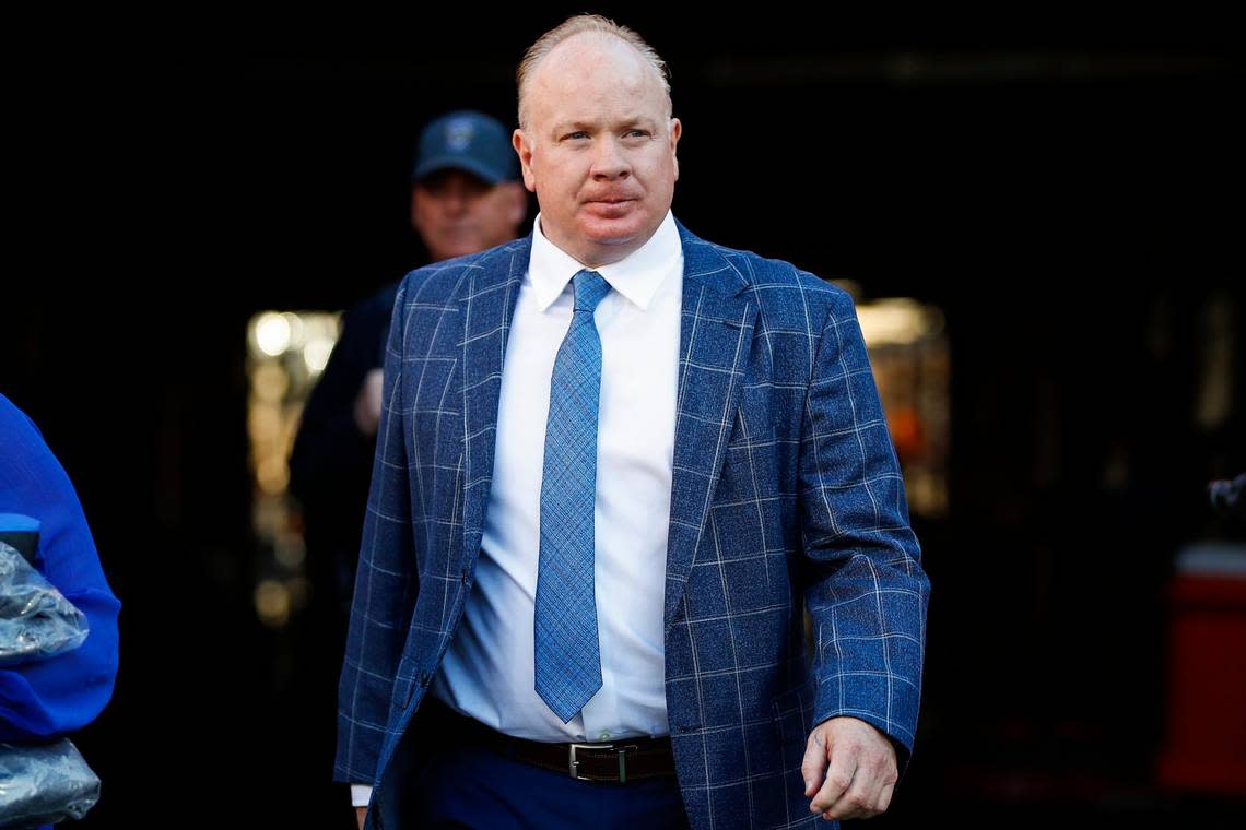 Kentucky Wildcats head coach Mark Stoops walks onto the field before the game with the Tennessee Volunteers at Neyland Stadium in Knoxville, Tn., Saturday, October 29, 2022.