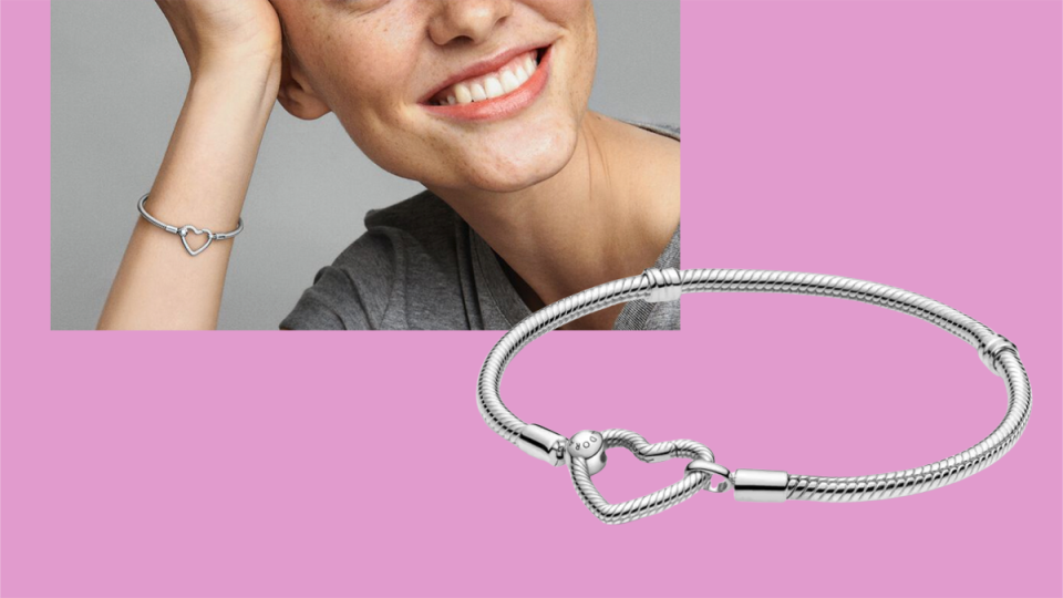 Valentine's Day Jewelry Gifts Buying Guide 2023: Pandora Moments Heart Closure Snake Chain Bracelet