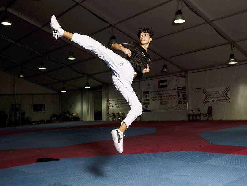 Omar Ismail, nacido en Dubai y que competirá por los Territorios Palestinos en los Juegos Olímpicos de París, practica taekwondo en Sharjah.