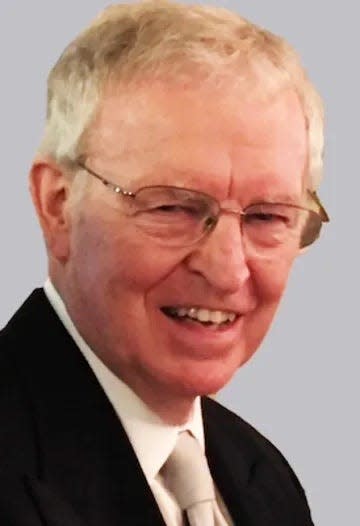 Former Iowa City Mayor Steve Atkins died Aug. 1.