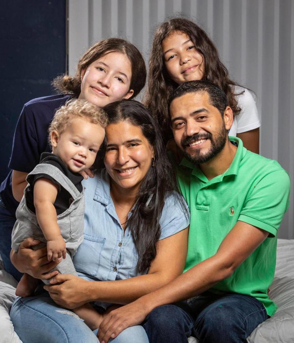 Edirson Azocar and his family came from Venezuela to Miami so he could get the heart surgery he needed. Clockwise starting bottom right: Edirson Azocar, Kimberly Lanz, Jake Azocar, Antonella Gomez and Edianela Azocar in their home in Miami. Jose A. Iglesias/jiglesias@elnuevoherald.com