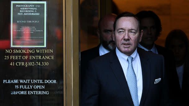 PHOTO: Actor Kevin Spacey leaves the US District Courthouse in New York, Oct. 6, 2022. (Alexi J. Rosenfeld/Getty Images)