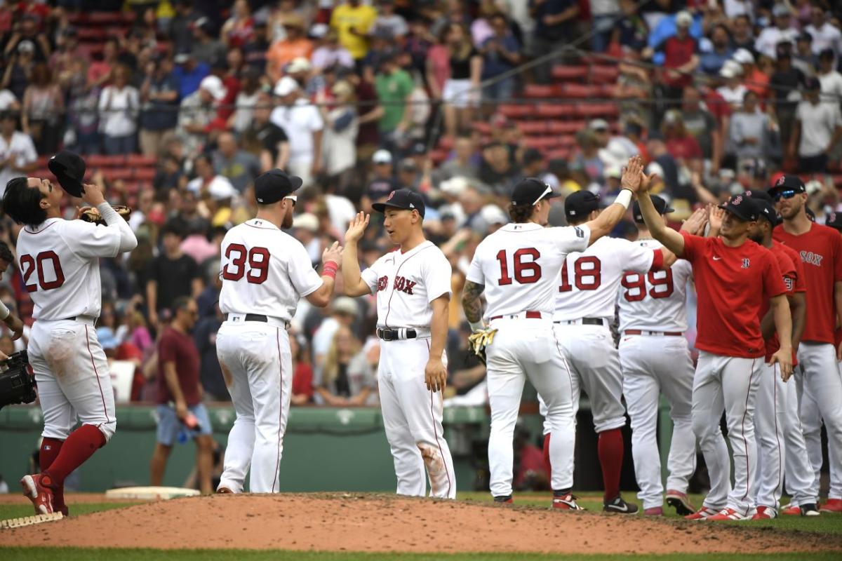 Chris Creamer on Twitter: The yellow uniforms are out tonight for the  Boston Red Sox #RedSox #MLB  / Twitter