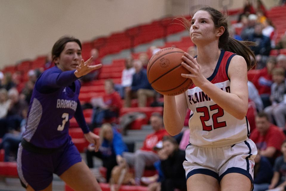 Plainfield Quakers freshman shooting guard Hannah Menser shoots the ball Jan 5, 2024, at Plainfield High School in Plainfield, Indiana.