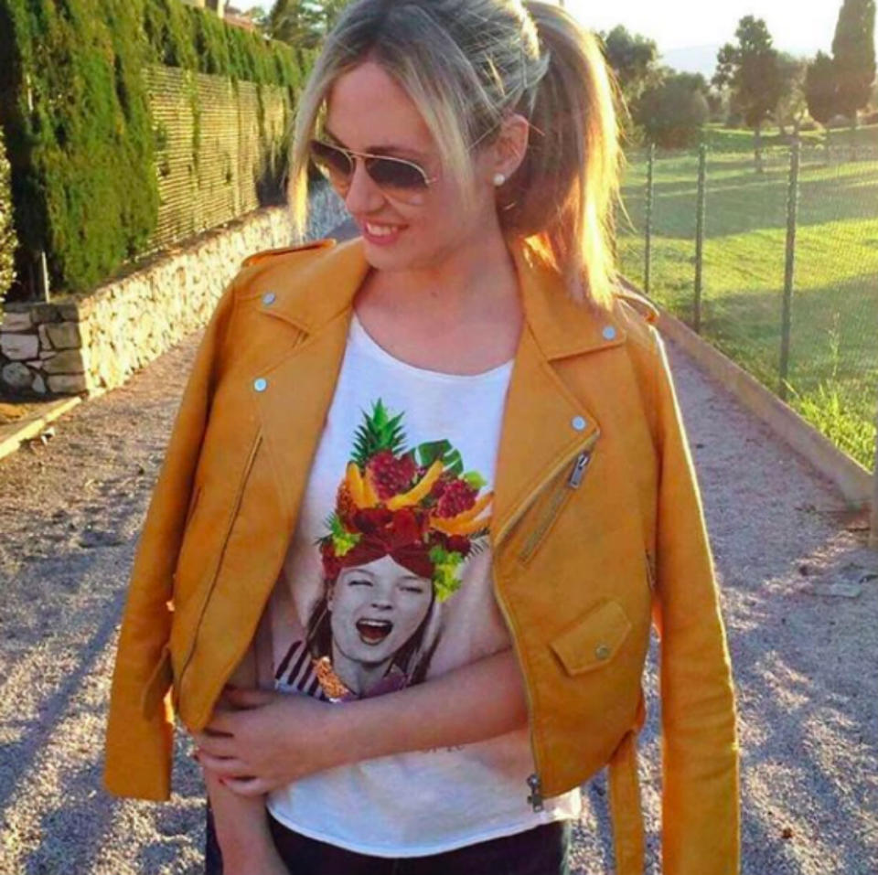 <p>Sabes que es primavera cuando en la calle solo ves ‘bikers’. ¿Tú también te compraste la chaqueta amarilla de Zara? (Foto: Instagram / <a rel="nofollow noopener" href="https://www.instagram.com/patrilooktotal/" target="_blank" data-ylk="slk:@patrilooktotal;elm:context_link;itc:0;sec:content-canvas" class="link ">@patrilooktotal</a>). </p>