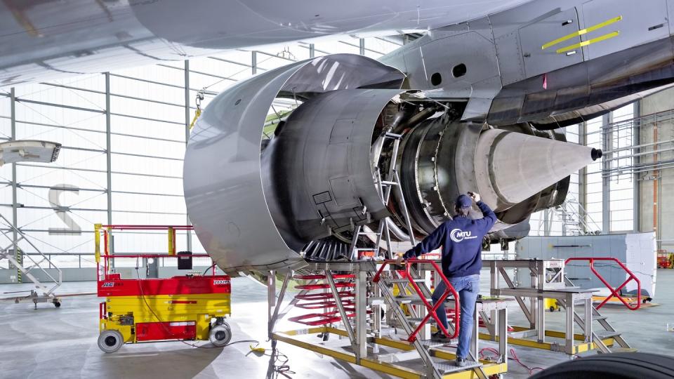 Der deutschen Industrie brechen die Neugeschäfte wegen der Corona-Krise weg.