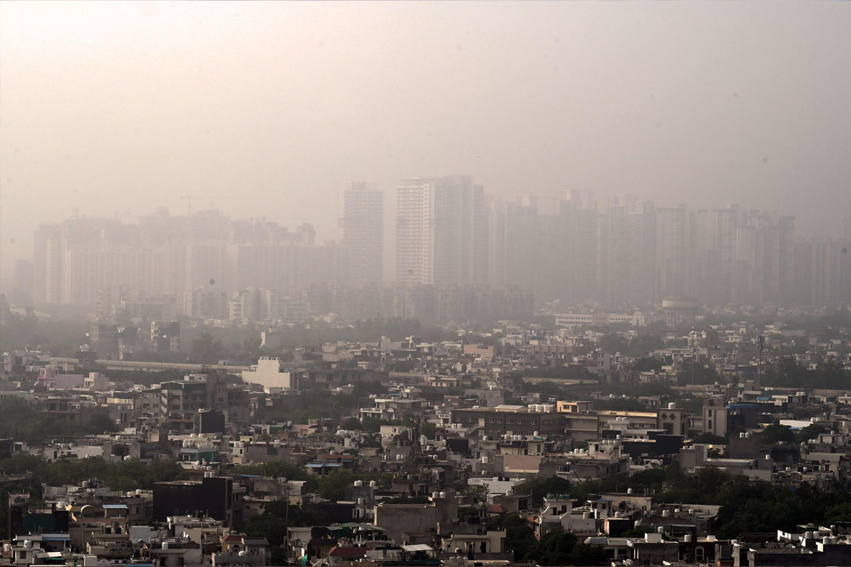 India smog air pollution 1258794856 Sunil Ghosh/Hindustan Times via Getty Images