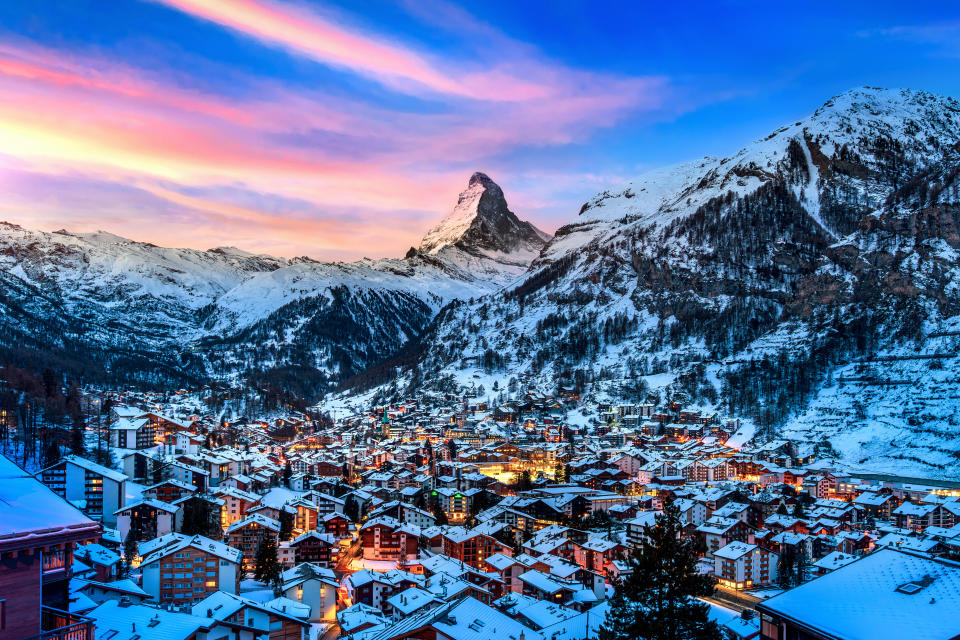 Matterhorn mountain and swiss alps at sunrise in Zermatt, Switzerland.