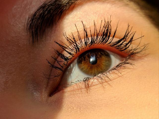 These 7 Mascaras Permanently Lengthen Your Lashes